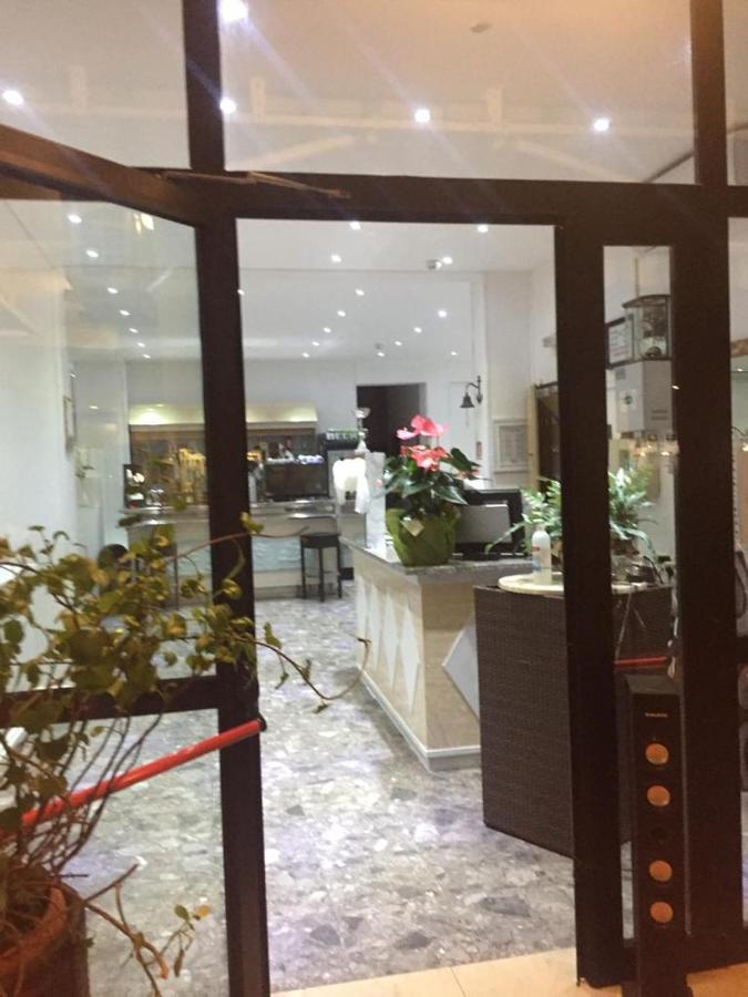 Hotel Piccari Nuova Gestione Rimini Exteriör bild