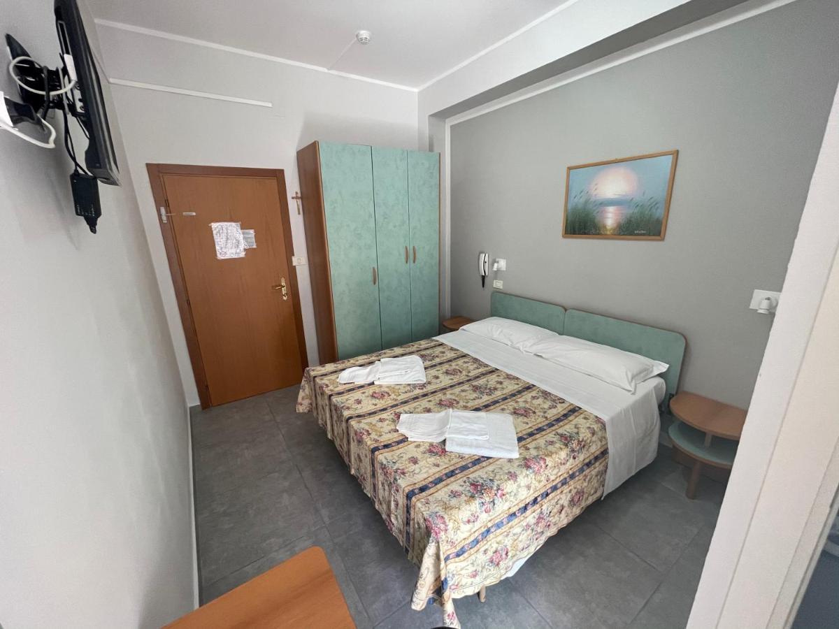 Hotel Piccari Nuova Gestione Rimini Exteriör bild