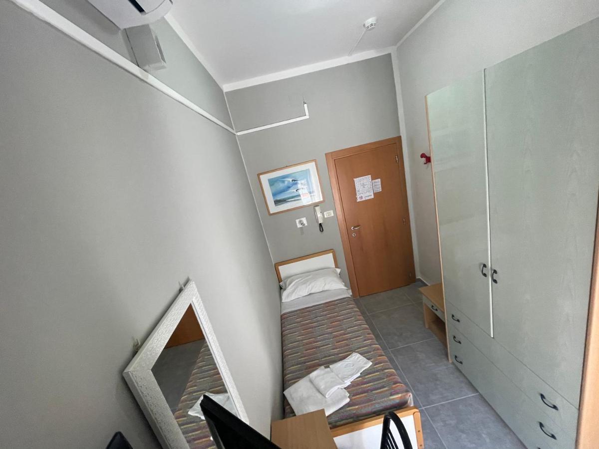 Hotel Piccari Nuova Gestione Rimini Exteriör bild