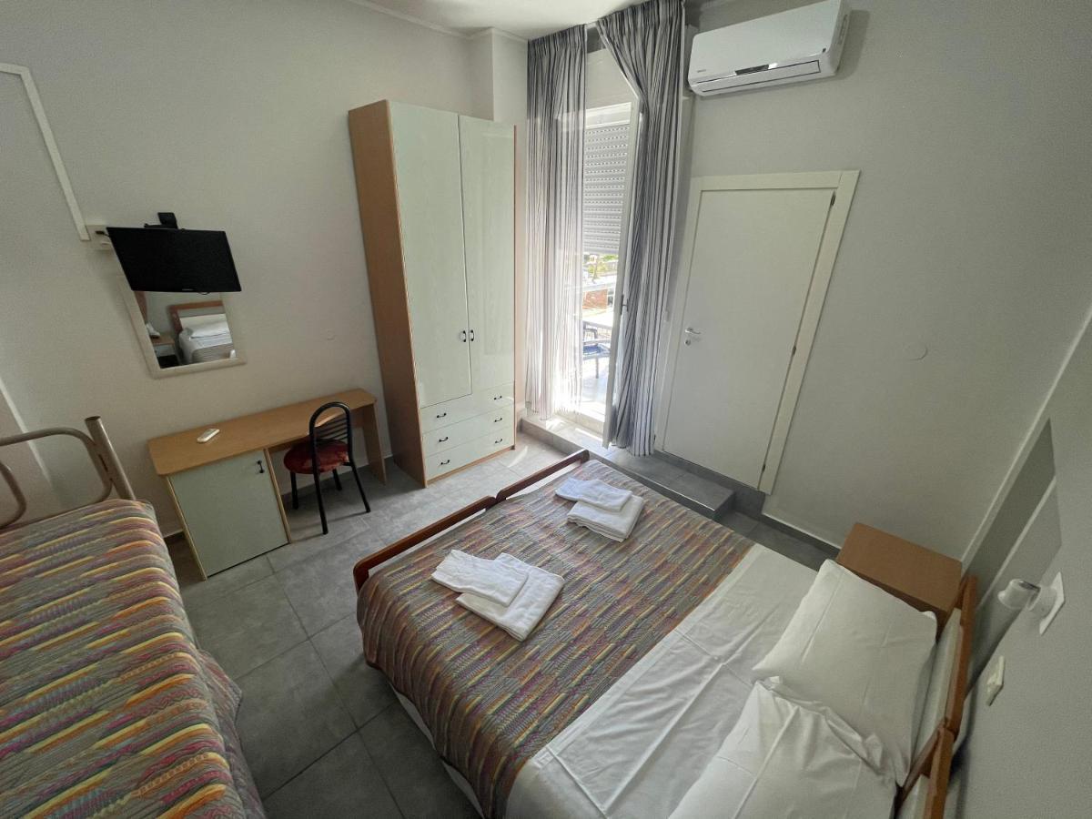 Hotel Piccari Nuova Gestione Rimini Exteriör bild