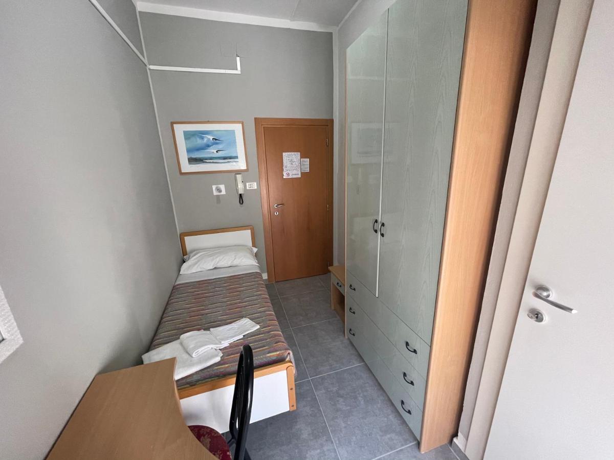 Hotel Piccari Nuova Gestione Rimini Exteriör bild