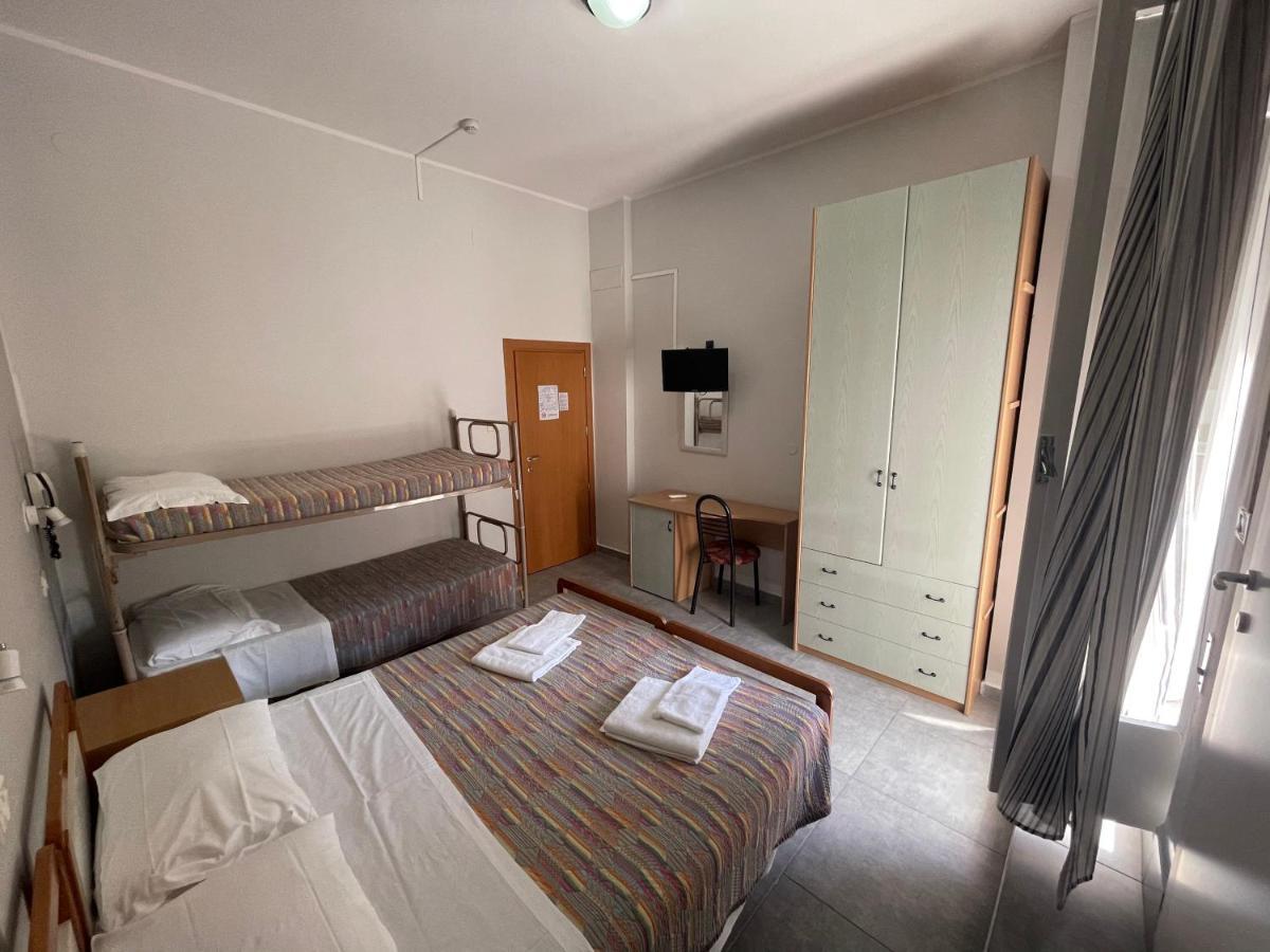 Hotel Piccari Nuova Gestione Rimini Exteriör bild